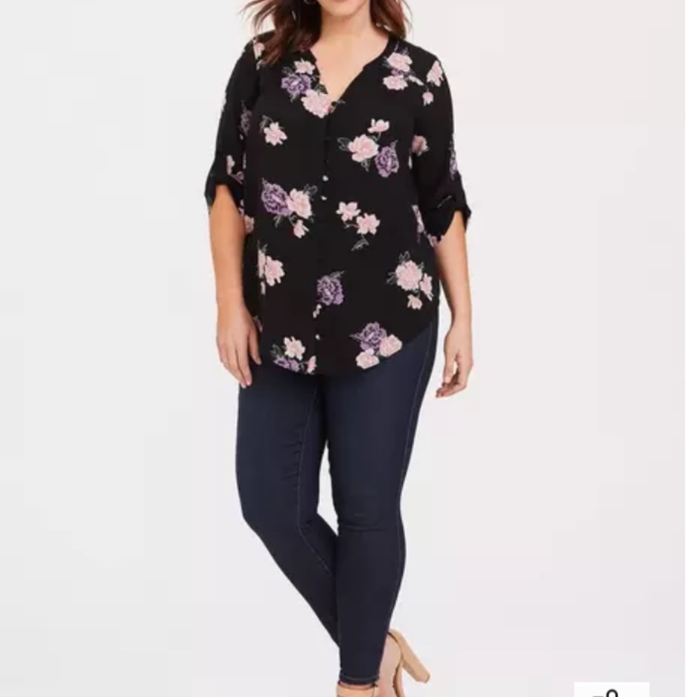 Like New Torrid Harper Floral Bunches Challis Tie Sleeve Blouse Size 2x